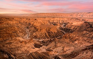 Photo of the arid landscape around the Fish River Canyon.
